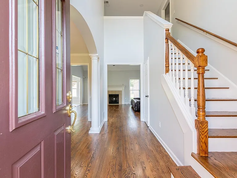 10191 Wynmanor Dr — Photo 2