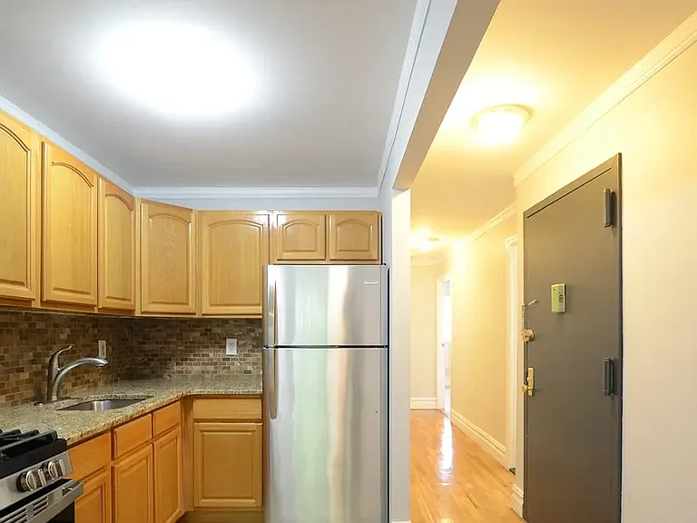 301 Van Buren St #2F — Photo 3