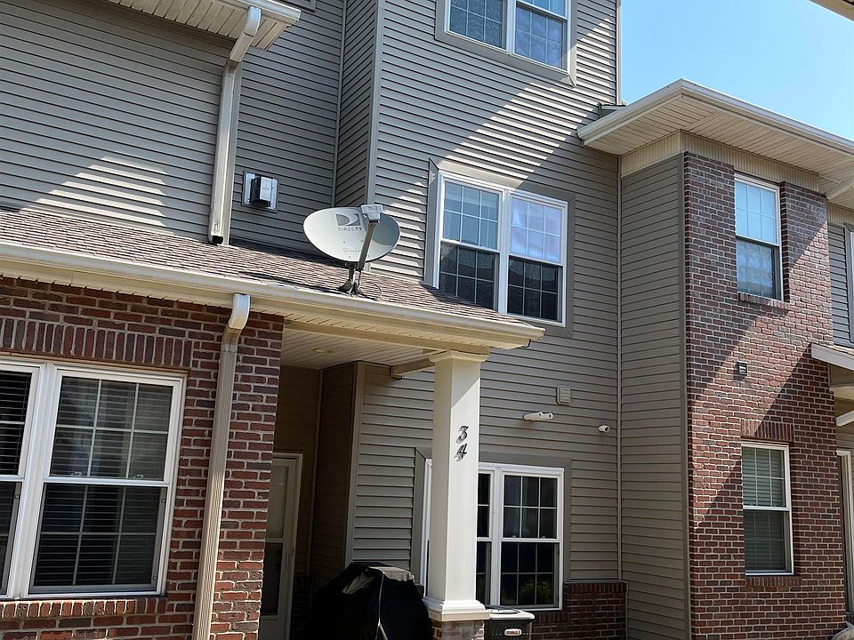 1st image of 11217 Oakwood Dr #34
