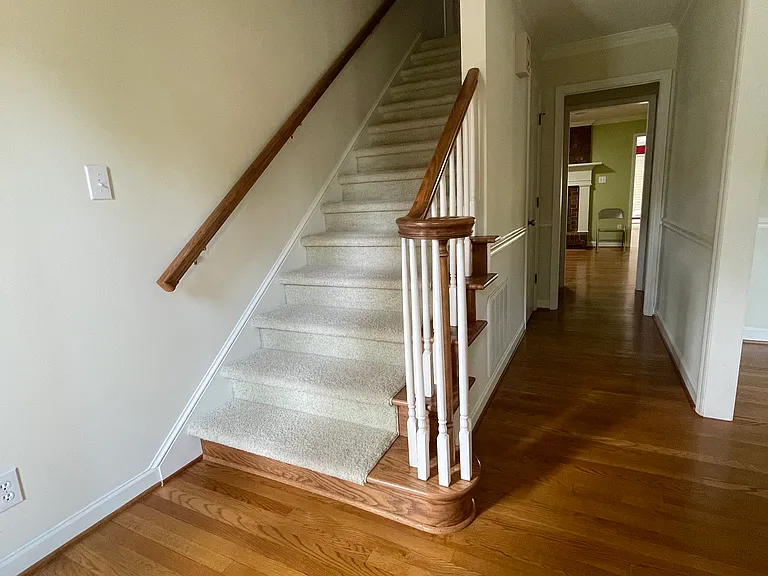 1905 Basset Trl — Photo 4