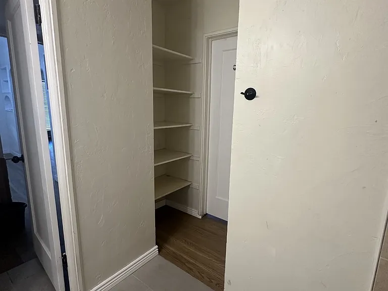 15 E 2nd Ave #1 — Photo 4