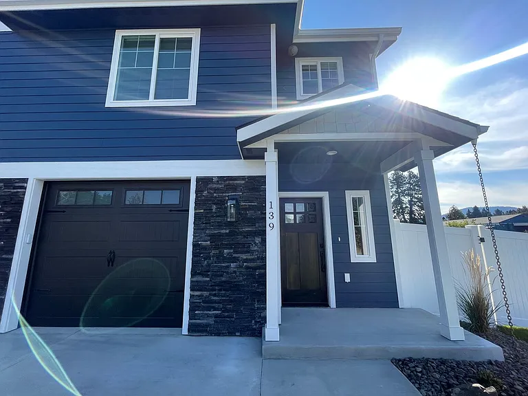 139 E Lobo Loop — Photo 1