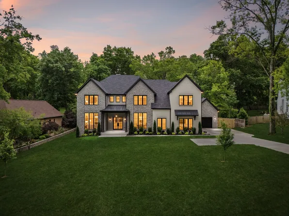 6233 Vosswood Dr, Nashville, TN 37205
