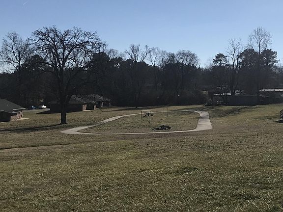 2nd image of 101 Lytle Rd