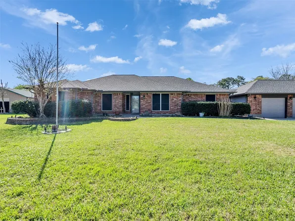 5036 Singletary St, Alvin, TX 77511