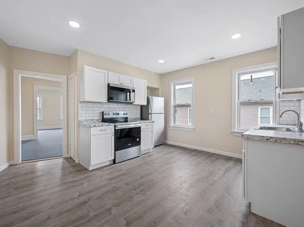 15 Greendale Ave #3, Worcester, MA 01606