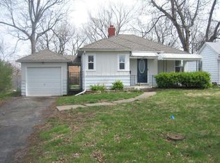 2313 S Cedar Ave, Independence, MO 64052