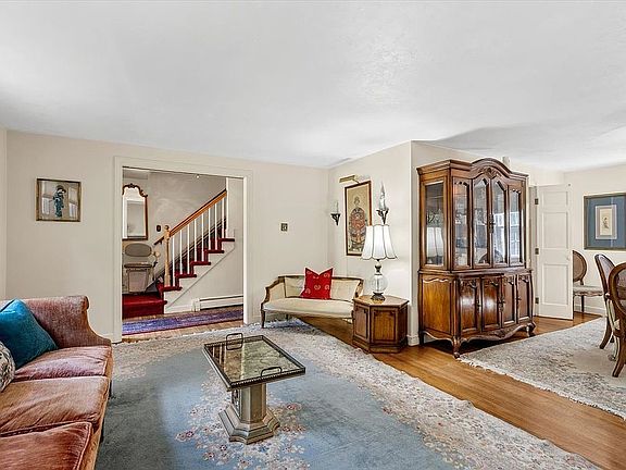 4th image of 15 Colonial Way