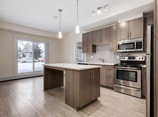 15233 W 1st St SE #102, Calgary, AB T2X 0X5