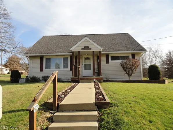96 Clearview Ave, New Cumberland, WV 26047