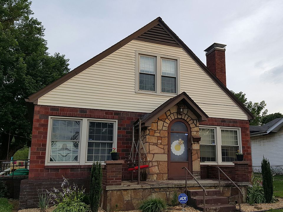 1st image of 412 W Center St