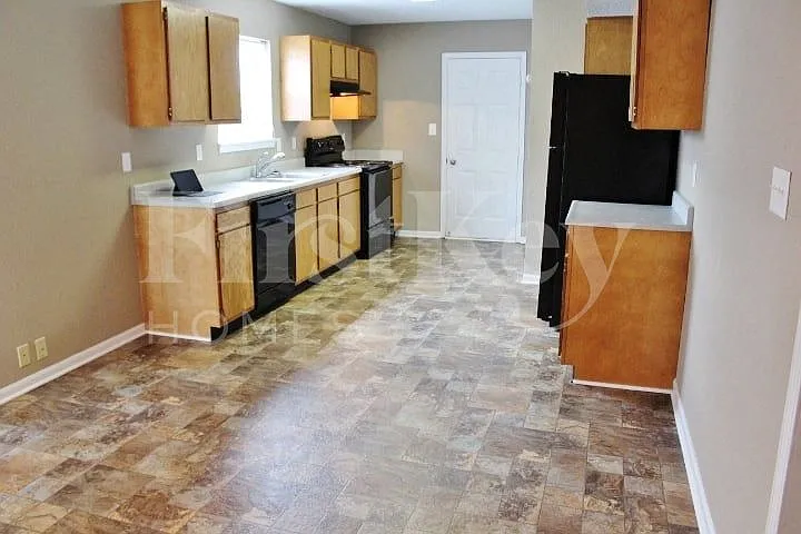 3 bed, 2.5 bath, 1568 sqft, $1,935 — Photo 4