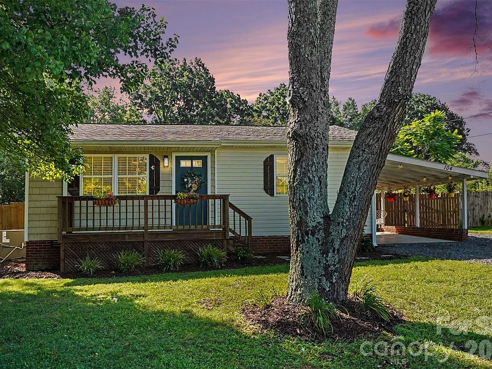 1st image of 104 Pine Ln