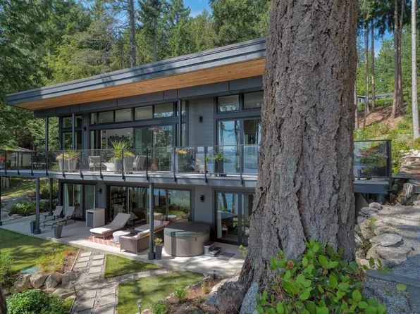 6043 Coracle Dr, Sechelt, BC V7Z 0C9