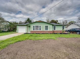 212 Woodard Ave, Cleburne, TX 76033