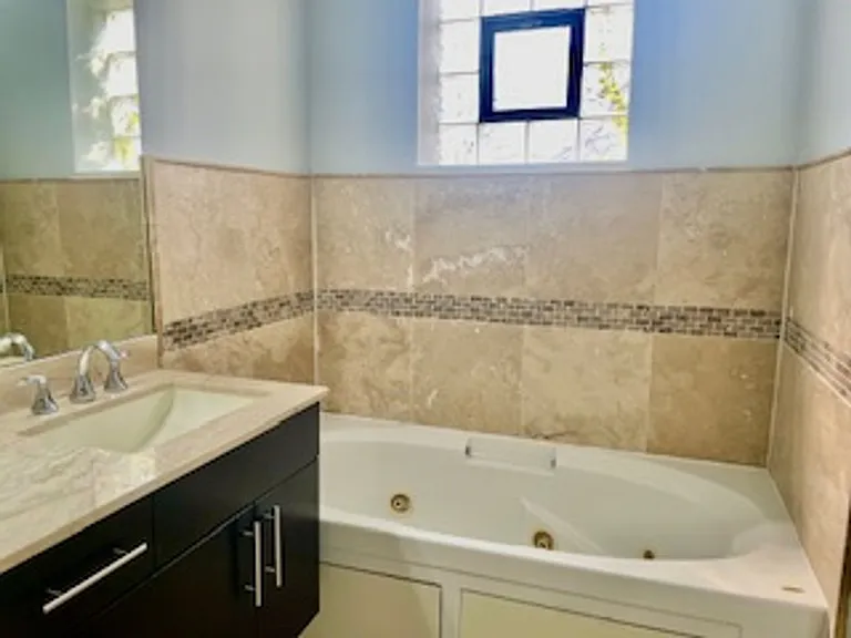 2128 W Van Buren St #2 — Photo 9