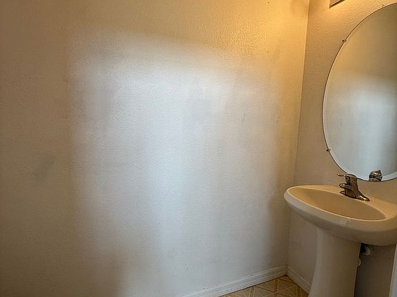 5th image of 439 Churchill Ct