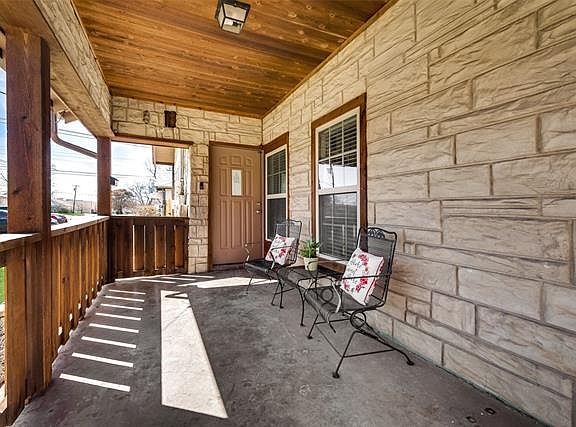 5th image of 304 E Belknap St