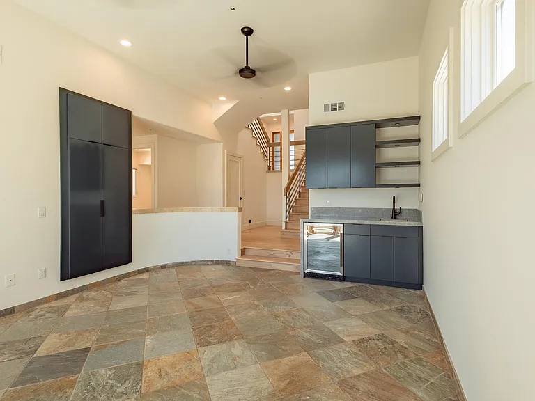 2312 Cambridge Ave — Photo 8