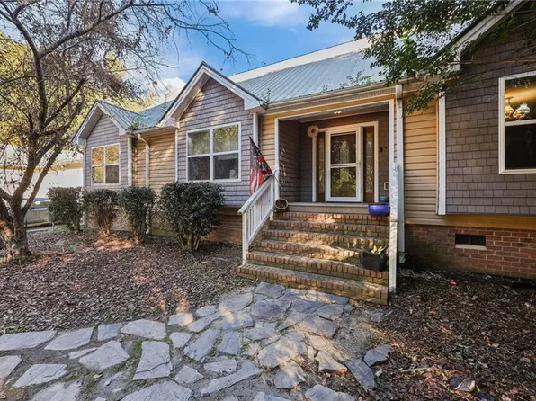 952 Flat Swamp Rd, Denton, NC 27239