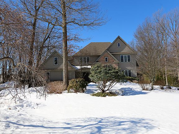 2nd image of 6 Amanda Ct