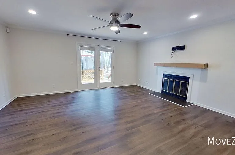 5622 Darrow Dr — Photo 3