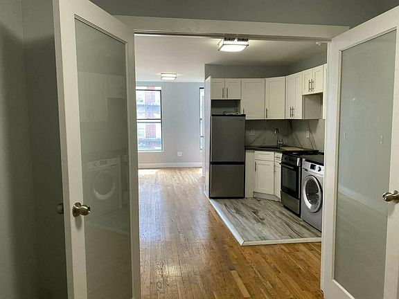2nd image of 237 E 111th St APT 11