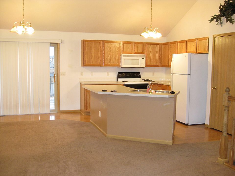 2nd image of 1621 Blackhawk Cir