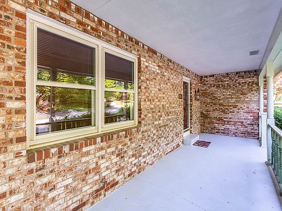 4th image of 2427 S Cottonwood Cir