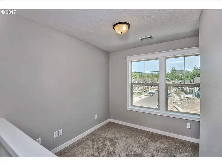 3879 Morris St — Photo 9