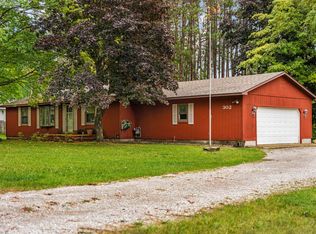 302 S Pinecrest Dr, Gaylord, MI 49735