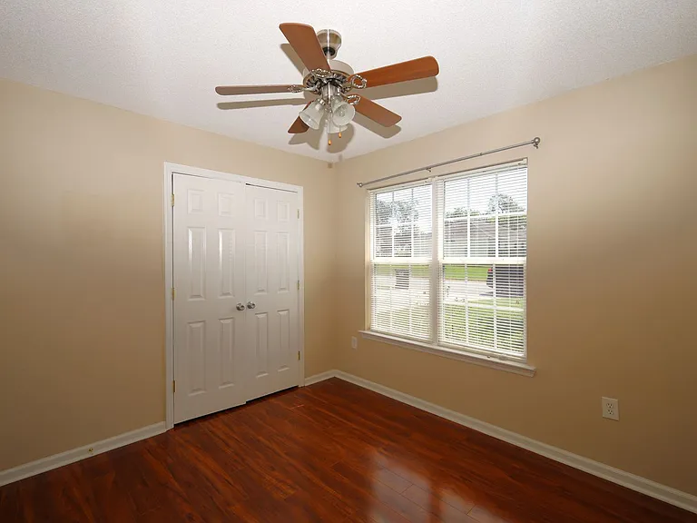 413 Bryson Cir — Photo 9