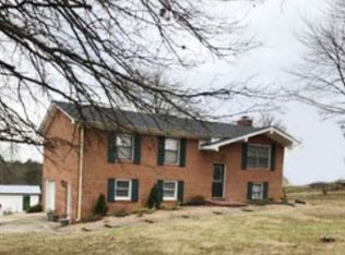 645 Country Estates Rd, Paint Lick, KY 40461