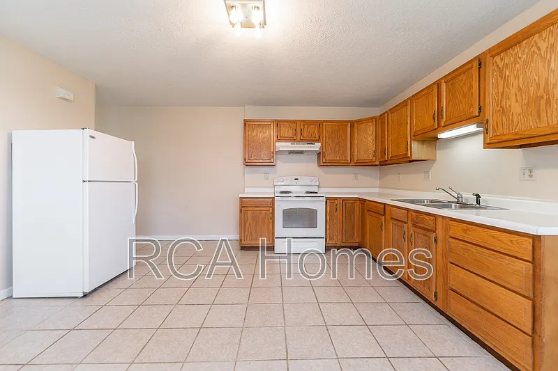 2 bed, 1.0 bath, $1,200 — Photo 4