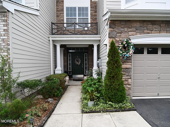 5th image of 346 Hawthorne Lane
