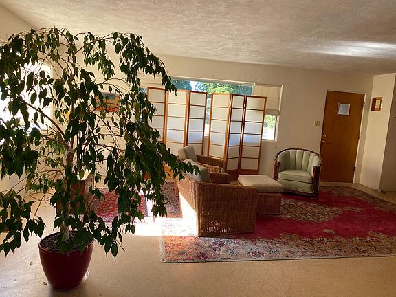 5th image of 132 Woodland Dr