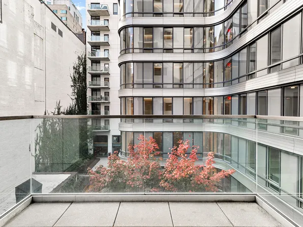 555 West 43rd Street image 15 of 15