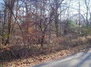 34 Lewin Dr, Wading River, NY 11792