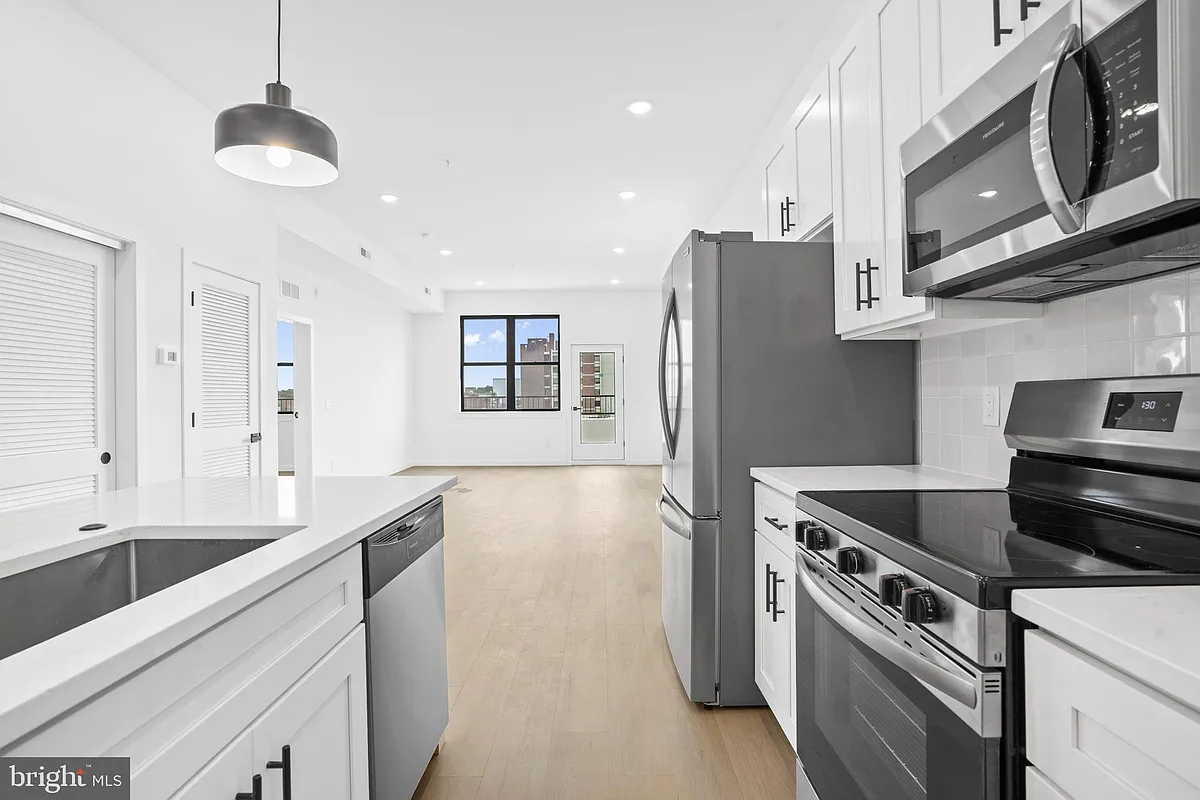 Building Photo - 3211 Cedar St #401