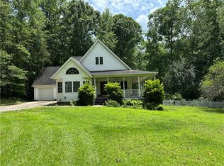 693 Grandwood Blvd, Gray Court, SC 29645