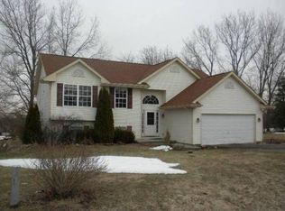 212 Rochester Rd NE, Poplar Grove, IL 61065