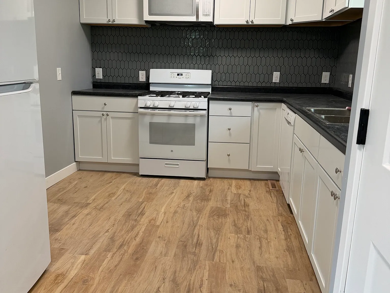 4 bed, 1850 sqft, $2,750 — Photo 4