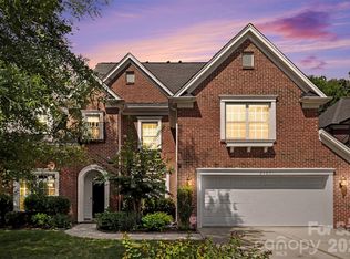 2400 River Oaks Dr, Waxhaw, NC 28173