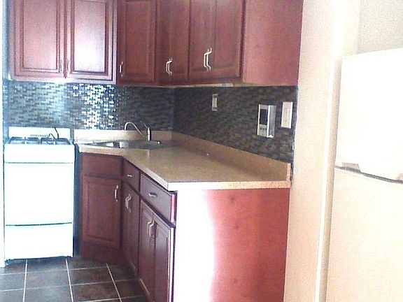 2nd image of 129 W 85th St #5Z