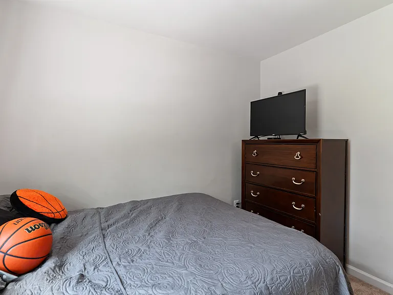 90 Mannie Ct — Photo 11