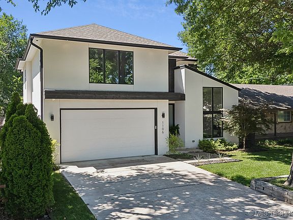 3rd image of 1106 E 36th Pl