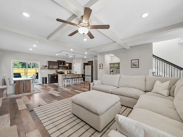 1147 Eagles View Dr — Photo 8