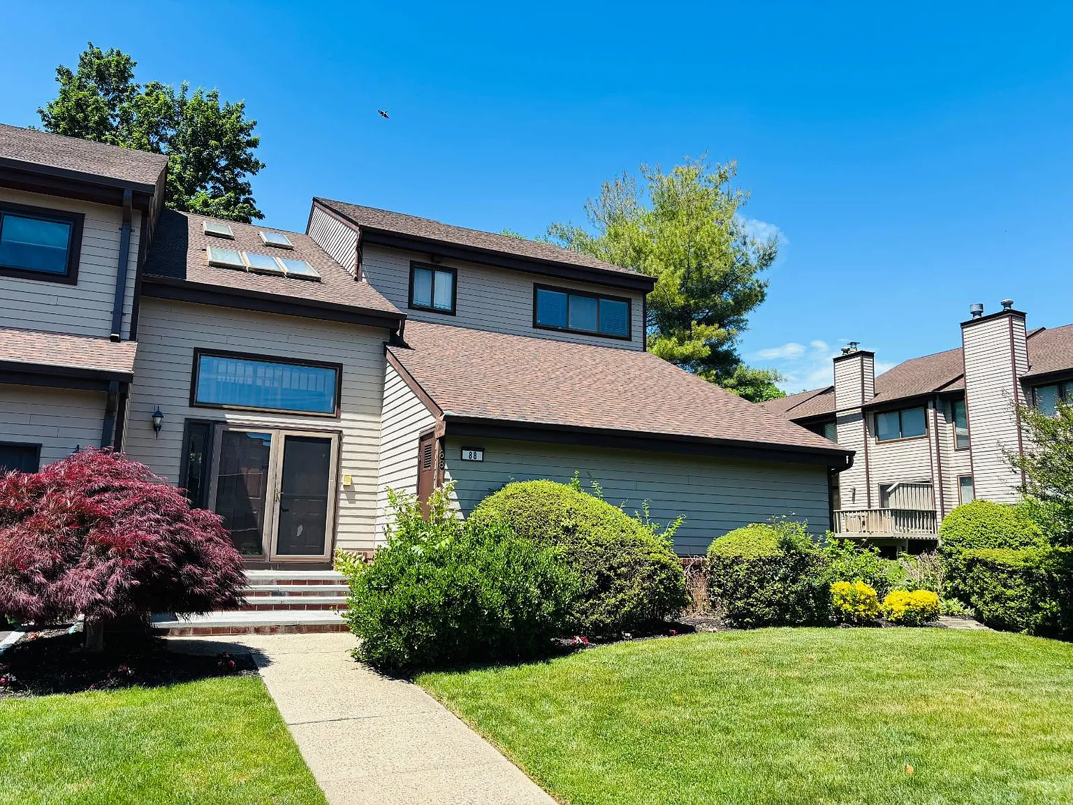 3 bed, 3.5 bath, $6,850 — Photo 1