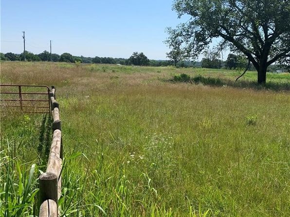 Dowell Rd, Springdale, AR 72762