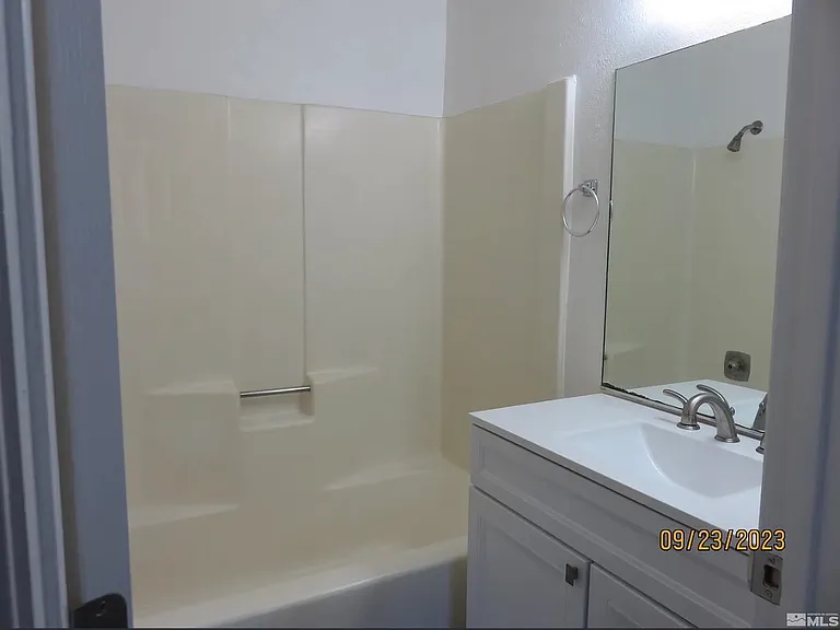 1509 E Long St — Photo 1